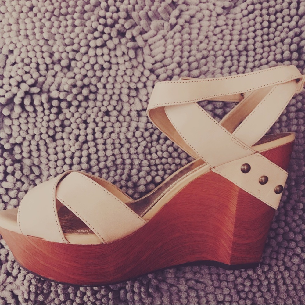 Gianni Bini Wedge with Wooden Heel